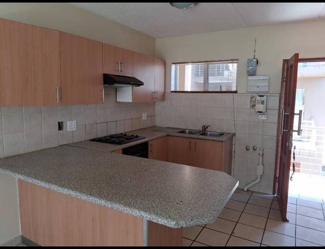 2 BEDROOM PROPERTY TO RENT IN VANDERBIJLPARK SE 4